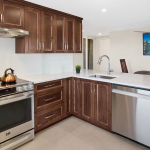 Marina Greenview kitchen 5 crop2600x2080 transitional wooden kitchen, Ottawa Kitchen designer, Ottawa Kitchen renovation,Ottawa Kitchen remodel, Ottawa custom kitchen cabinets, Kitchen designer Ottawa, Kitchen renovation Ottawa, Kitchen remodel Ottawa, Custom kitchen cabinets Ottawa, Kitchen renovation near me